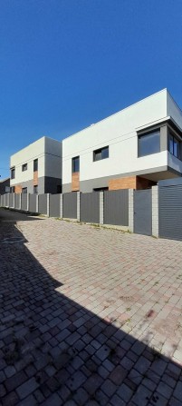 Продам новый ДОМ. 10 минут к центру. Газ. - фото 1