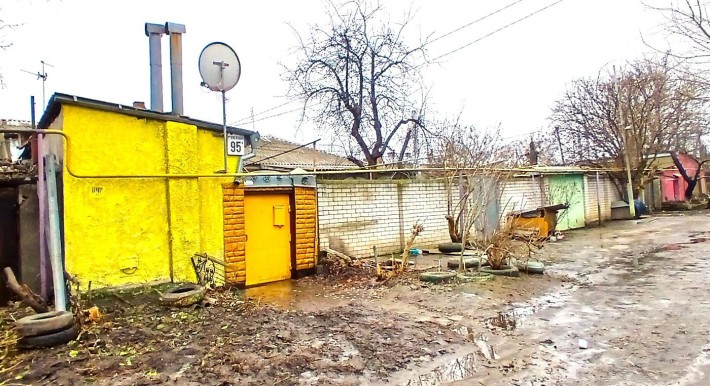 часть дома с ГАРАЖОМ на Ближних Мельницах (ул. 4-я Пригородная)! - фото 1