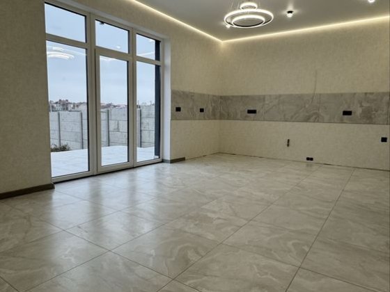 БУДИНОК 135м2, гараж та просторий задній двір, єРОЗСТРОЧКА Одесса