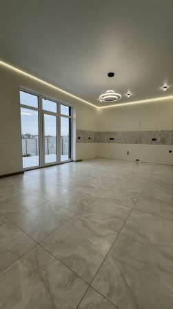 БУДИНОК 135м2, гараж та просторий задній двір, єРОЗСТРОЧКА - фото 1