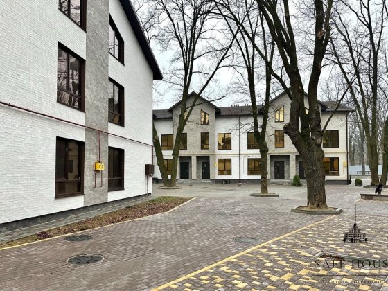 Продаж недорогих таунхаусів в дуже гарній локації Петропавлівська Борщагівка