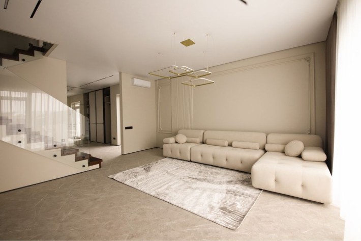 Стильний дуплекс з ремонтом,окремий заїзд - фото 1