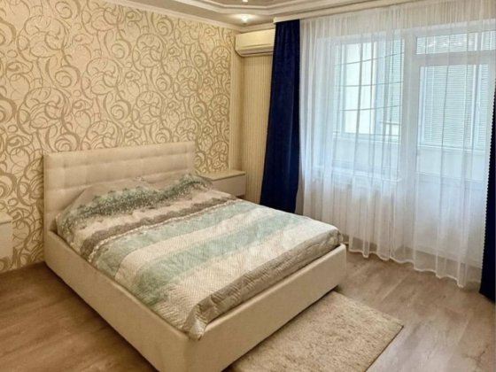 Новобудова на Зигіна парковка у дворі Полтава