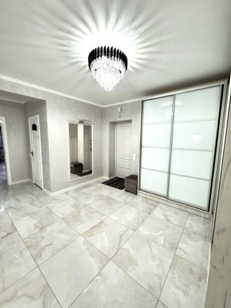 Оренда гарної ТРЬОХкімнатної новобудови. Центр - фото 1