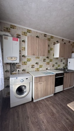 Поділ новий будинок парковка у дворі вільна - фото 1