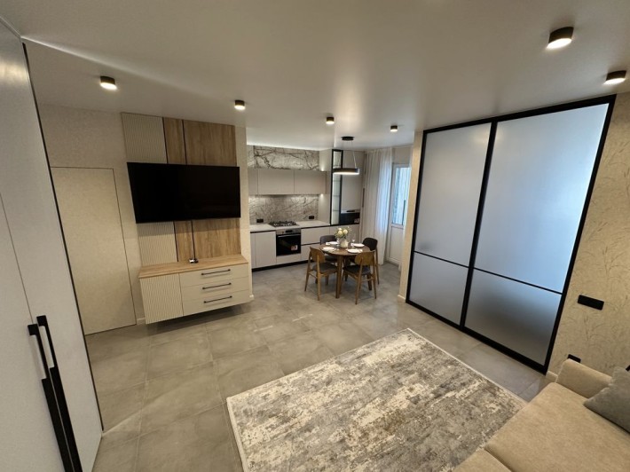 Сдам 1 ком ТРЦ Голливуд ЖК Лесной - фото 1