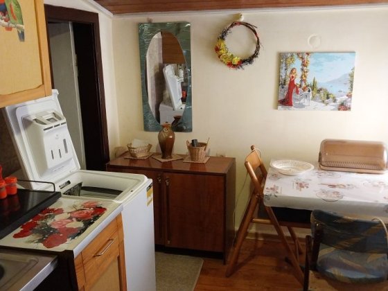 Разом с коммунальн. здам пристройку для 1  людини без тварин Ужгород