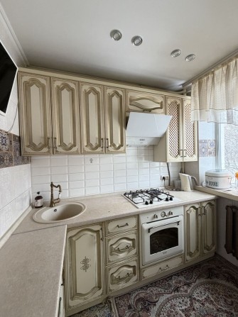 ЦЕНТР! Площа! 2-х кімнатна квартира - фото 1