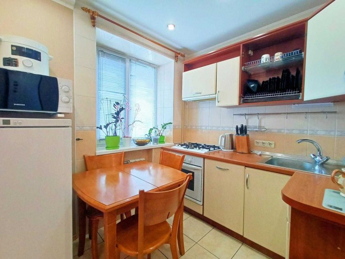 Довгострокова оренда 2-кімн квартири по вул. Довженка (Толстого) 134. - фото 1