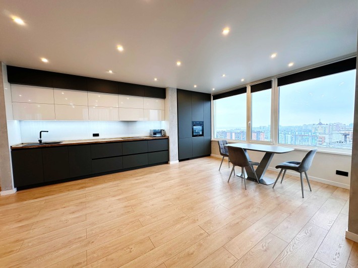 Двокімнатна квартира по вул. Смілянська в самому центрі - фото 1