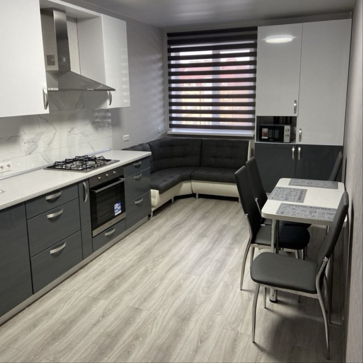 Стрітенська 18 новобудова з паркінгом - фото 1