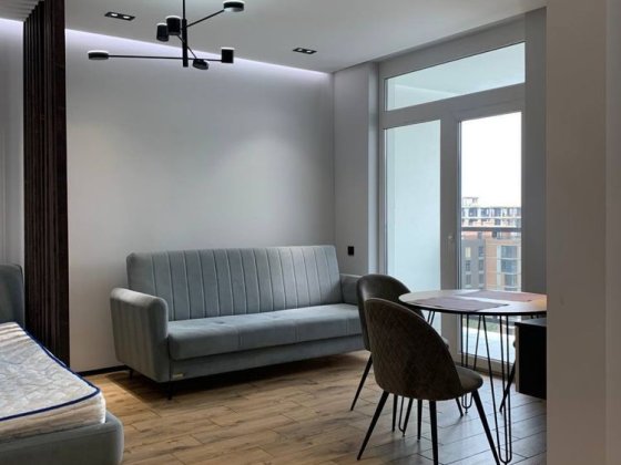 Здаєаться студія біля ТЦ Майдан Черновцы