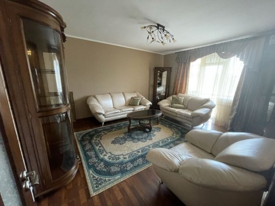 Здається 3-км. квартира, в р-ні ДАСТОРА Ужгород