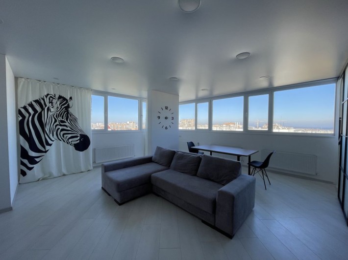 Оренда видової однокімнатної в самому центрі міста - фото 1