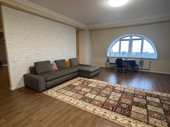 Оренда 3-кімнатної квартири формату Open Space | 170 м² | Шевченка 150 Черкаси