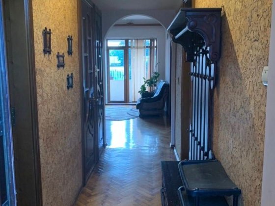 Здається 3-х кімнатна квартира на підселення Цент Черновцы