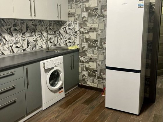 Фурманова нова квартира парковка у дворі Полтава