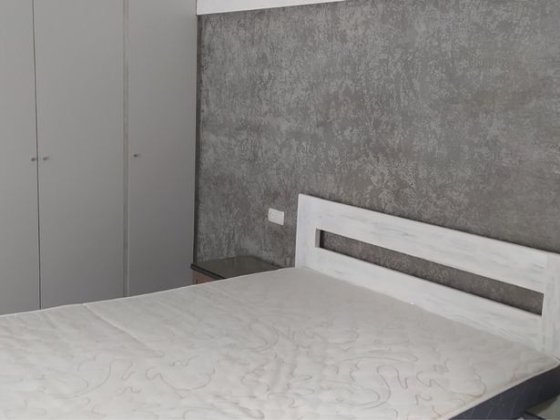 Однокімнатна в особняку КОШОВОГО (спільний двір, місце під авто) Черновцы