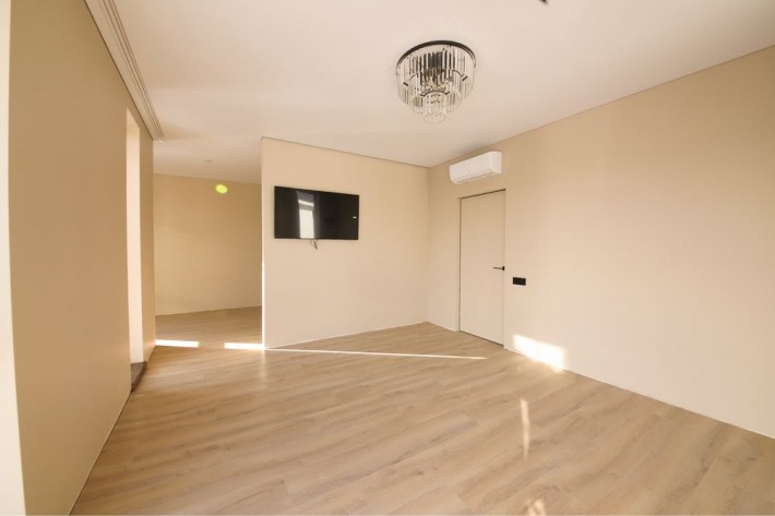 Продаж будинку дуплекс з ремонтом - фото 1