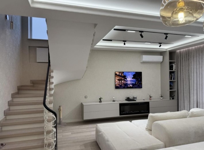 Новый Дом в закрытом кооперативе в районе 16 ст.Б.Фонтана - фото 1