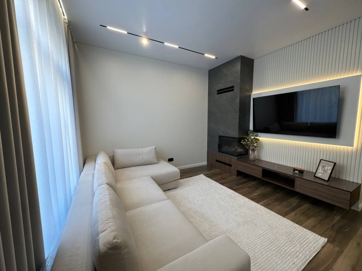 Будинок з ремонтом, без комісії - фото 1