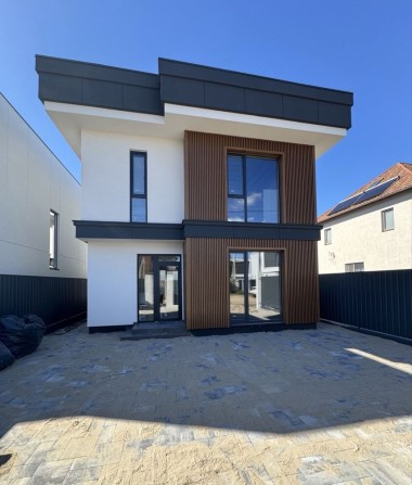 Двоповерхові окремі будинки в с. Петропавлівська Борщагівка - фото 1