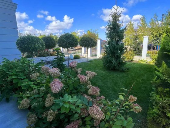 Продам дом в ж/м Люстдорф с бассейном.