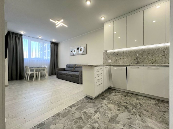 Повітряних сил, 56, ЖК OkLand, 7 пов, кухня-вітальня + спальня - фото 1