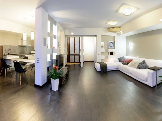 Здам 3-к на перетині Дніпровської наб. та пр.Тичини(ТЦ"Silver Breeze") Киев