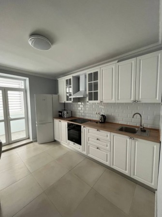 Оренда великої 1 кім. квартири на Митниці по вул.Жужоми - фото 1