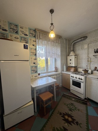 Оренда 2-во кімнатної квартири в районі площі, Вал. - фото 1