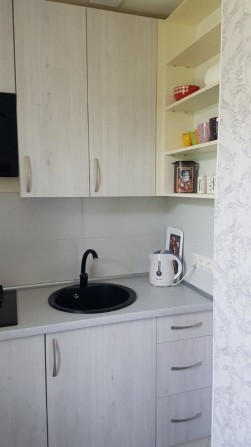 Здаю однокімнатну квартиру в районі Казбету на 4-6міс. - фото 1