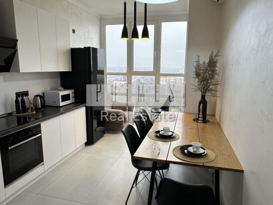 Оренда 3 кімнатної квартири ЖК Вишиванка 90 м2 Оболонь Киев