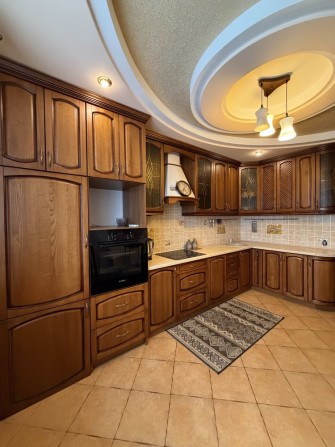 Здам велику 2к.кв з ремонтом на Митниці!Завжди працюють ліфти - фото 1