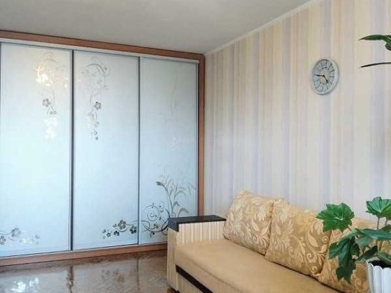 Здам красиву 1-квартиру на Троєщині,вул. Бальзака,57,    10000грн+ком. Киев