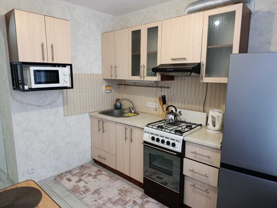 Здам 1 кімнатну квартиру  вул. Самострова, 11  біля готелю Градецький Чернигов