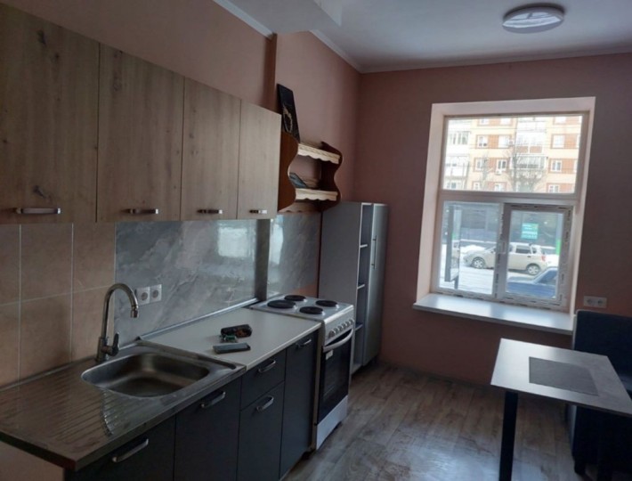 Здається 1 кімнатна квартира на ЖД перший поверх - фото 1