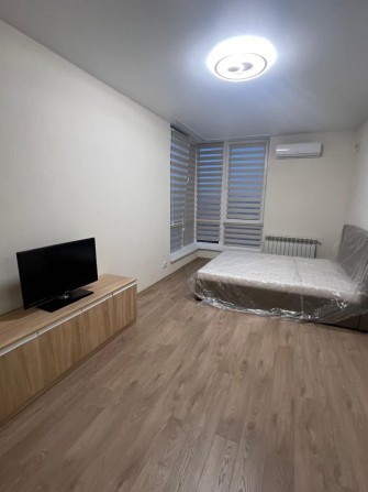 Здам 1 кім в новобудові на 8 березня - фото 1