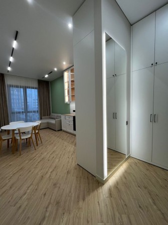 Оренда дизайнерської півтора кімнатної квартири в ЖК Grand hills - фото 1