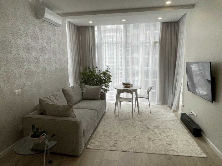 Аренда просторной 2-комнатной квартиры (56м2) в ЖК Новопечерские Липки - фото 1