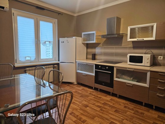 Сучасна, просторна 2 кім. вул. Е .Чавдар 6 , м.Осокорки 7хв. Власник! Киев