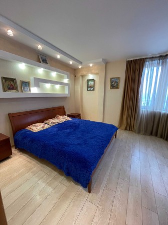 м. Позняки 2 хвилин ходьби, 2-к, 77 кв.м. Гришка Михайла 9 - фото 1