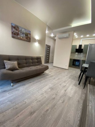 Сдам 2 ком квартиру ЖК ЖЕНЕВА. центр. Газовое отопление. Паркинг - фото 1