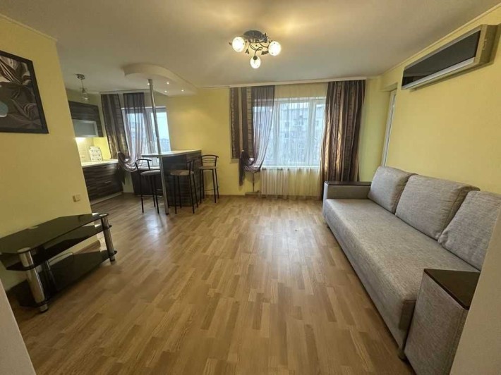 Оренда  2к квартира Придніпровськ, вул. Івана Багряного - фото 1