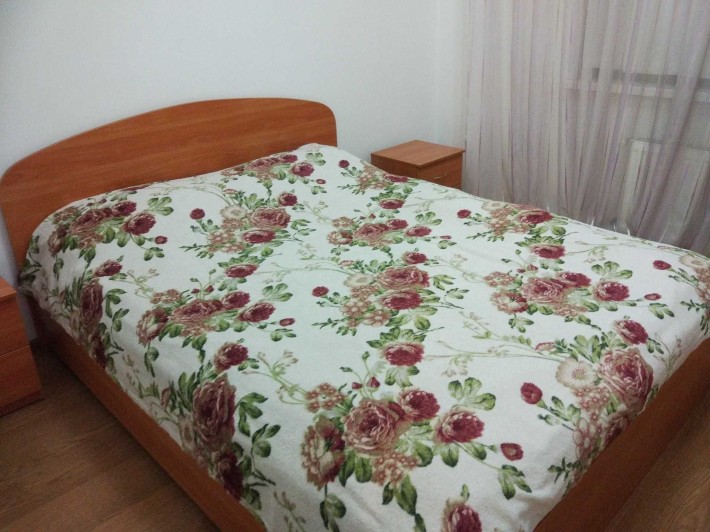 Здам 1  кімнатну кв в центрі на любий термін - фото 1