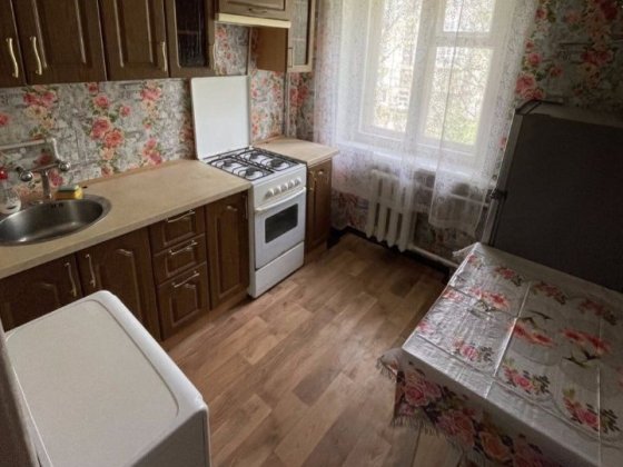 СВОБОДНАЯ центр города 2-5 человек. Цена зависит от количество человек Запорожье