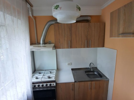 1 кімнатна квартира вул.мілютенко 7а метро Чернігівська Киев