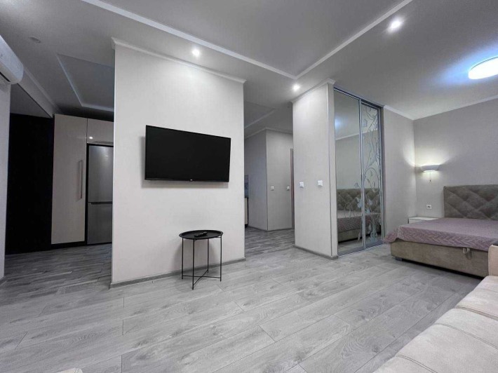 Аренда 1 ком. кв. ЖМ Победа, ЖК "Набережный Квартал" видовая на реку - фото 1