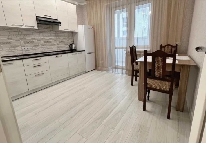 Здаэться великогабаритна 1но кімнатна квартира з новим ремонтом, все є - фото 1