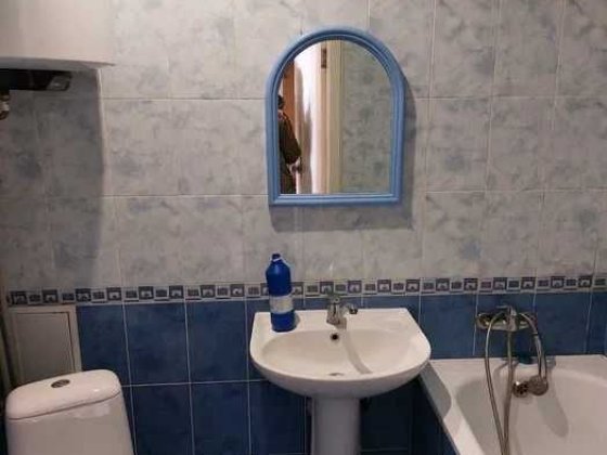 Здається 1кімнатна квартира. Світло не вимикають. Запорожье